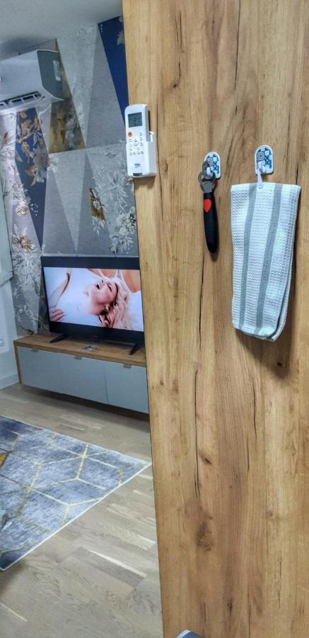 Appartement Identity By Nights & Smiles à Tuzla Extérieur photo