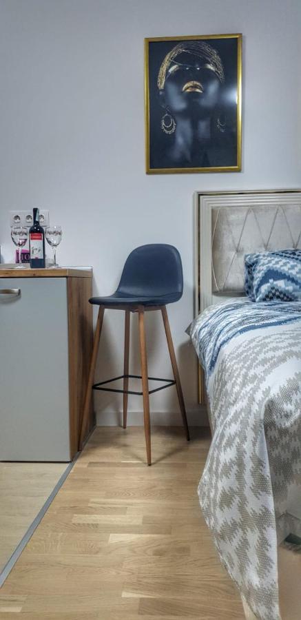 Appartement Identity By Nights & Smiles à Tuzla Extérieur photo