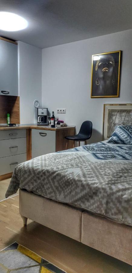 Appartement Identity By Nights & Smiles à Tuzla Extérieur photo