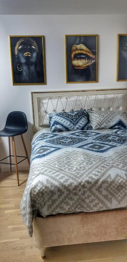 Appartement Identity By Nights & Smiles à Tuzla Extérieur photo