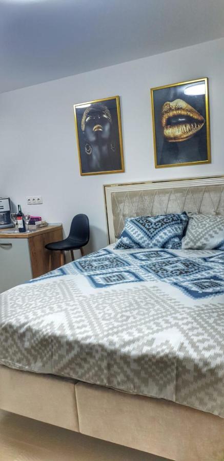 Appartement Identity By Nights & Smiles à Tuzla Extérieur photo