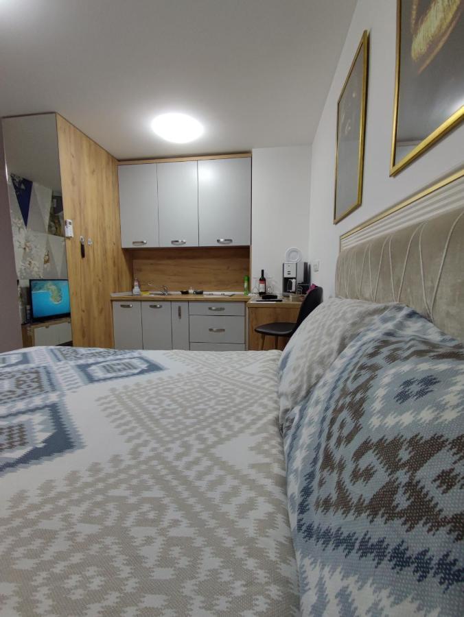 Appartement Identity By Nights & Smiles à Tuzla Extérieur photo