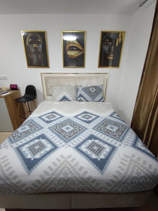 Appartement Identity By Nights & Smiles à Tuzla Extérieur photo