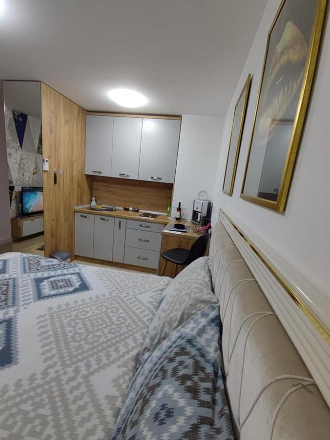 Appartement Identity By Nights & Smiles à Tuzla Extérieur photo